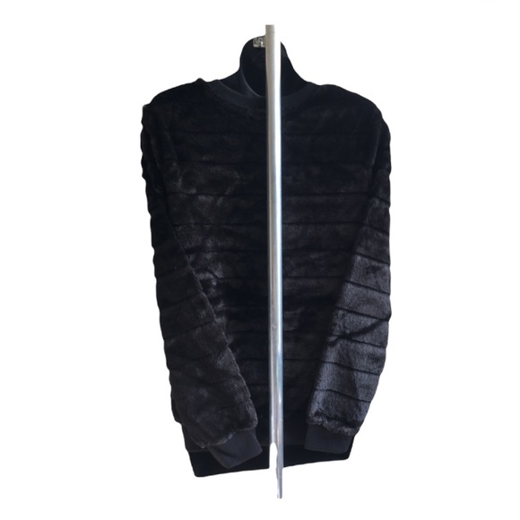 NWT Faux Black Mink Pull Over Top. Size M. - Picture 4 of 6